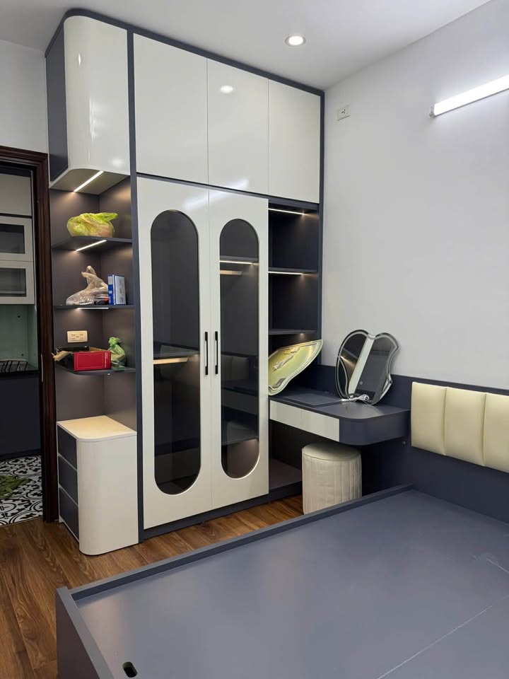 Chung cư Việt Hưng Long Biên 40m² giá 2 tỷ - View công viên tuyệt đẹp!