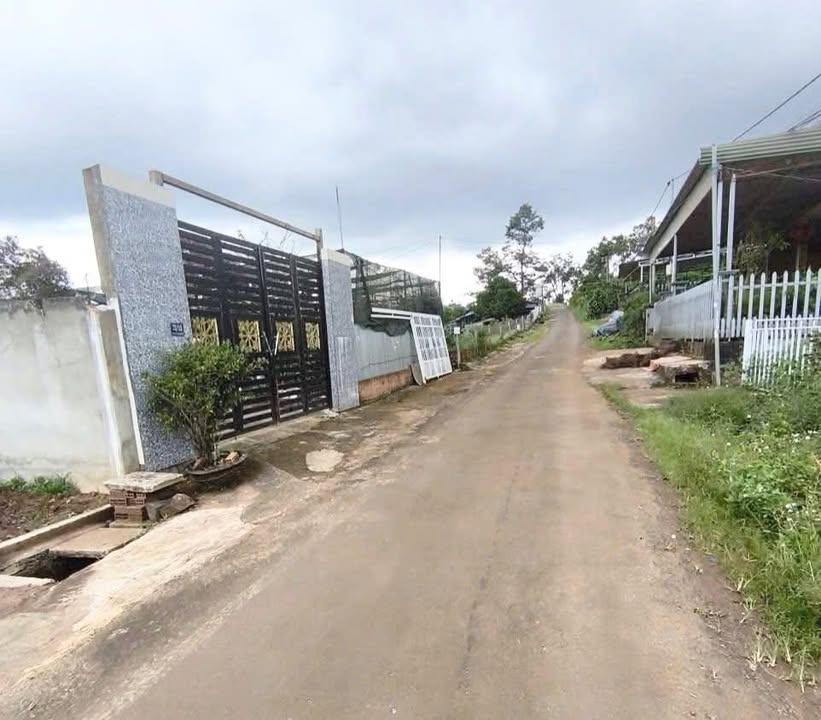 Nhà bán Bảo Lộc 560m² giá 2.7 tỷ - Vị trí đắc địa cách Vincom chỉ 2km!