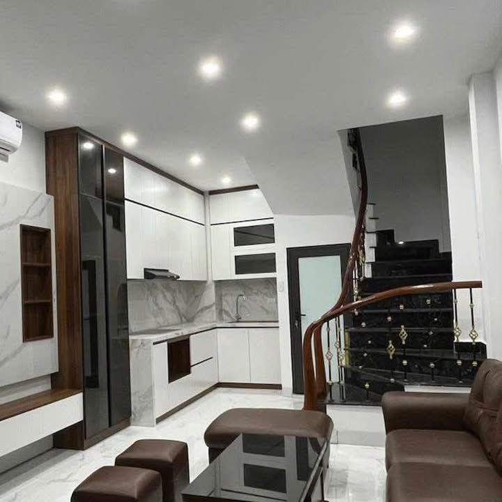Nhà FrontHouse Đội Cấn Ba Đình 30m² giá 11.49 tỷ - Lô góc đẳng cấp, nội thất đầy đủ!