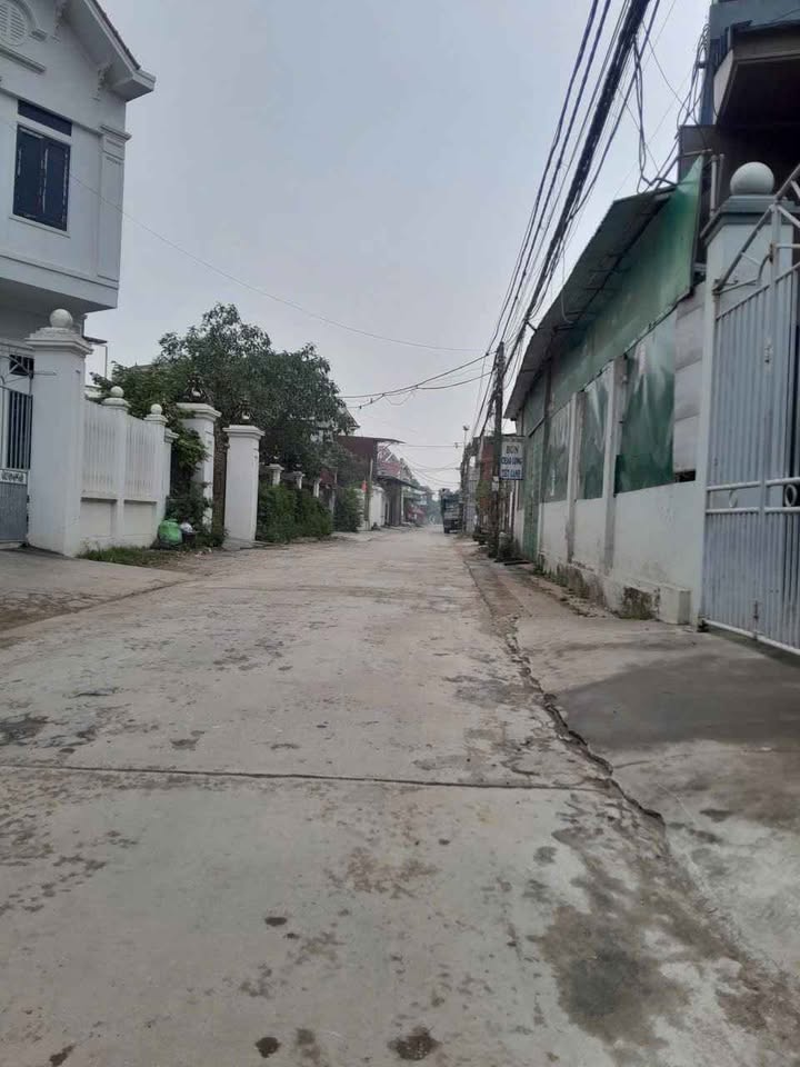 Đất thổ cư lô góc 111.6m² tại Việt Tiến, Khoái Châu - Giá chỉ 2 tỷ VND!