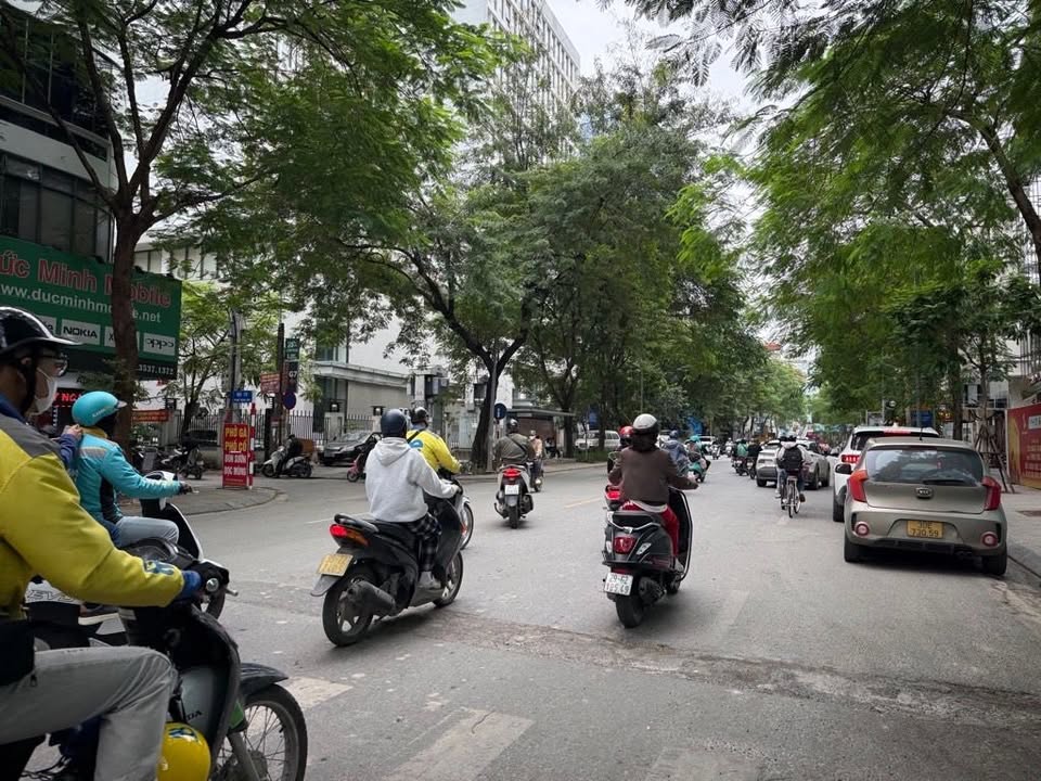 Bán gấp FrontHouse Thái Hà Đống Đa 42m² giá 20 tỷ - Vị trí đắc địa, sổ đỏ chính chủ!