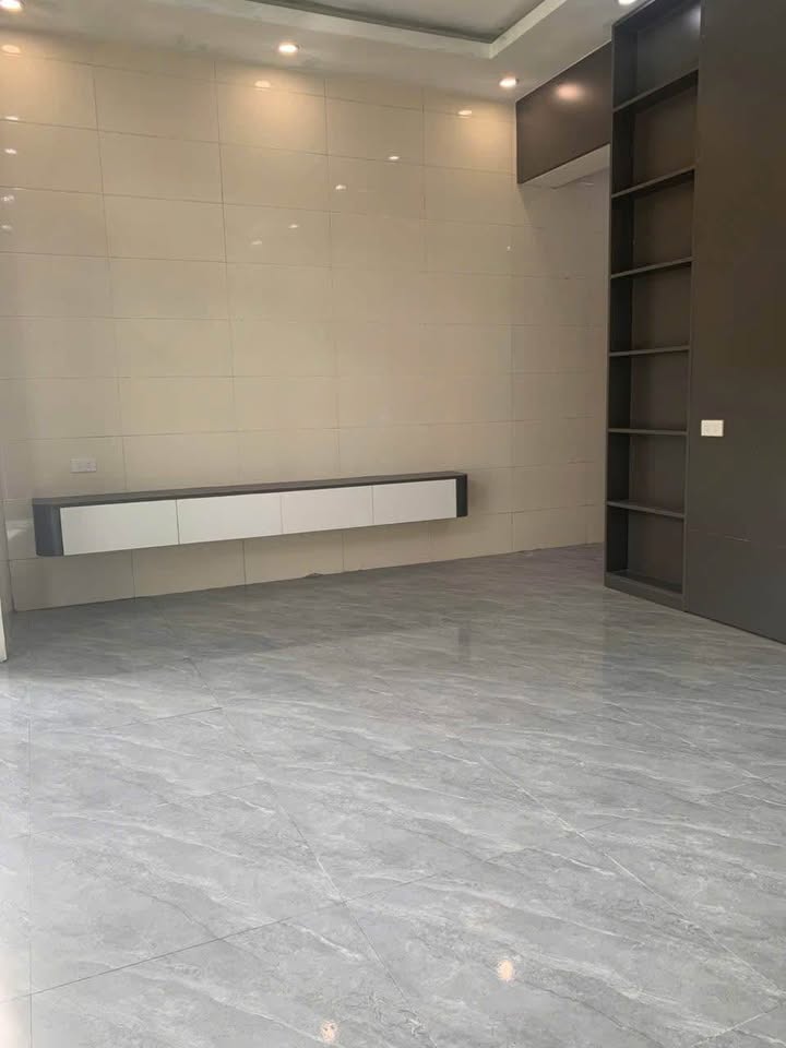 Bán nhà khối 1 Cửa Nam 95.5m² giá 2.9 tỷ - Vị trí trung tâm giao thông thuận lợi!