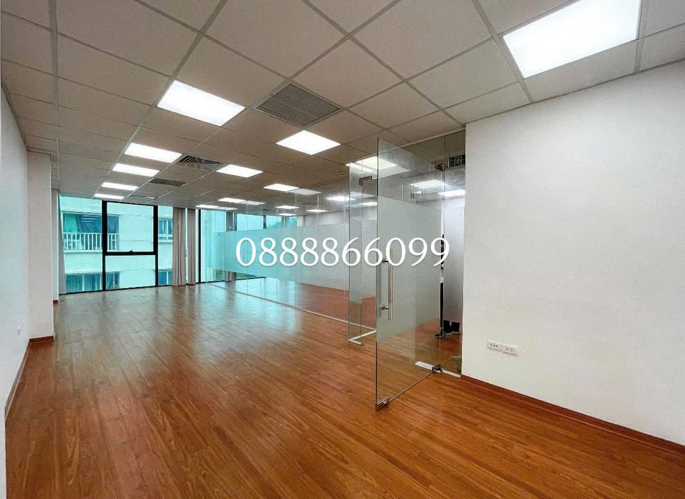 Cho thuê văn phòng Thái Hà 60m² giá 18 triệu - Mặt bằng đẹp, tiện ích đầy đủ!