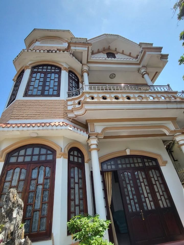 Nhà mặt tiền Nguyễn Xuân Ôn, Huế 172m² giá 5.1 tỷ - Vị trí đắc địa cho kinh doanh!