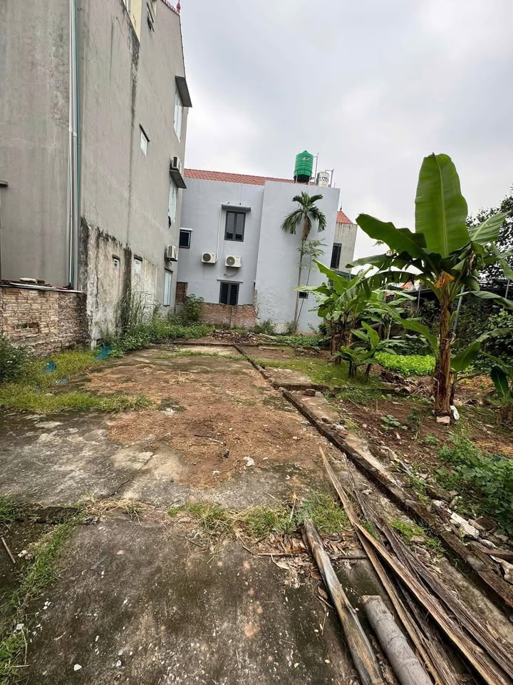 Đất nền góc Nam Phong, Phú Xuyên, 40.3m² giá 1.35 tỷ - Đường lớn, tiện ích đầy đủ!