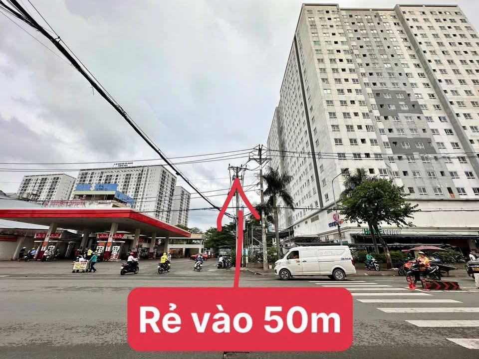 Nhà mặt tiền đường Phan Văn Hớn, quận 12, 45m² giá 4.6 tỷ - Vị trí đắc địa gần chợ và siêu thị!