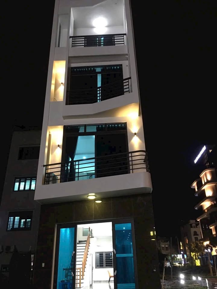 Nhà 4 tầng thang máy KĐT Vịt Cỏ Hồ Sen TP Hải Dương 61m² giá 7 tỷ - Nội thất cao cấp, sẵn sàng vào ở!