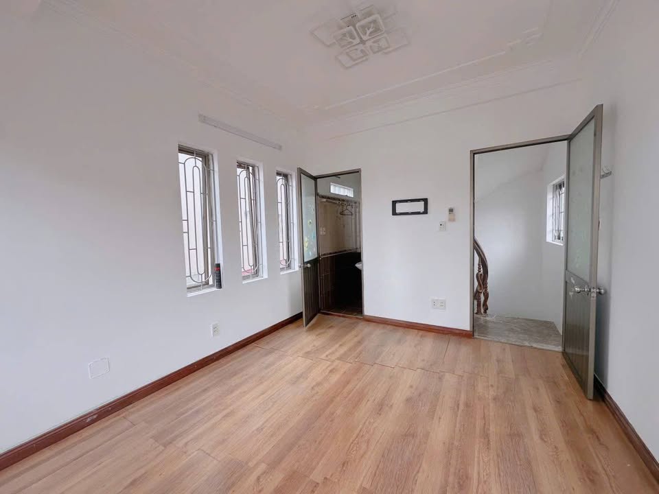 Nhà 4 tầng Phạm Ngũ Lão, Hải Phòng 20m² giá 1.98 tỷ - Sổ đỏ chính chủ, gần trung tâm!