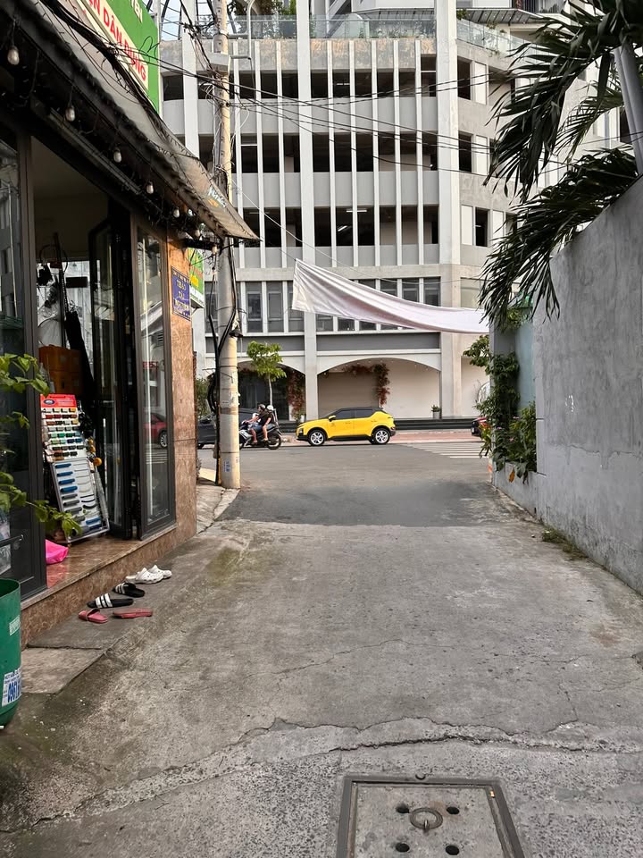 Nhà 2 tầng Bùi Minh Trực, quận 8, giá 6 tỷ - Đầu tư sinh lời ngay!