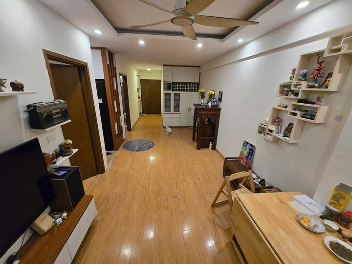 Căn hộ CT1 Hoàng Mai 73m² giá 6.05 tỷ - Nội thất đầy đủ, hướng Nam