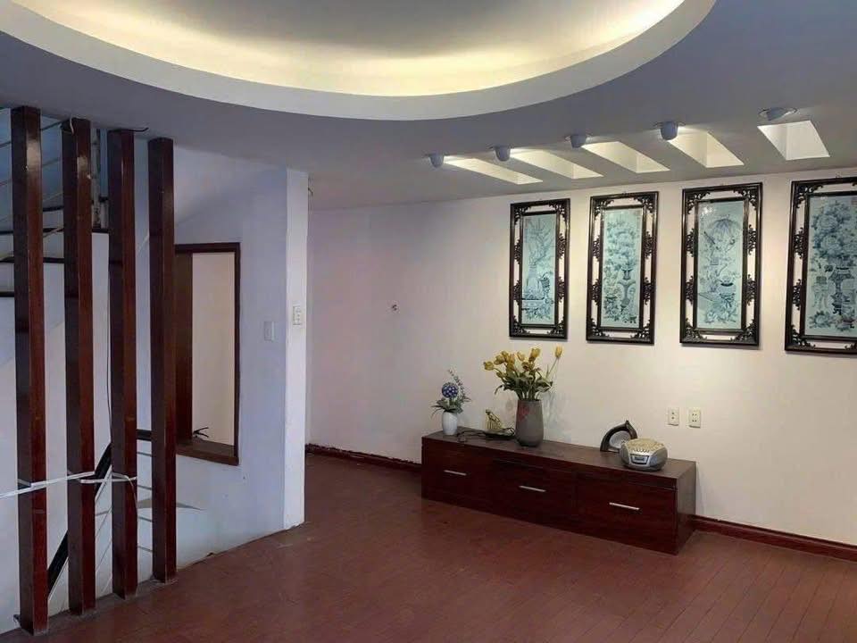 Nhà cho thuê tại Ngõ 162 Đường Khương Đình, 40m² giá 15 triệu - Bàn giao ngay!