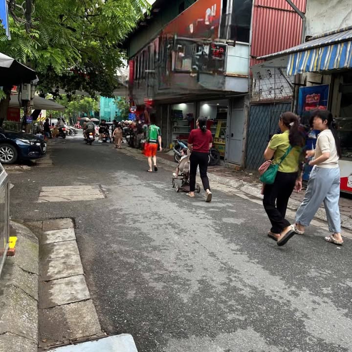 Mặt bằng kinh doanh cho thuê tại Minh Khai 40m² giá 7.5 triệu - Địa điểm lý tưởng cho khởi nghiệp!