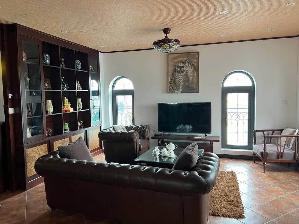 Căn hộ cao cấp Đội Cấn, Ba Đình 300m² giá 28 triệu - Nội thất đầy đủ, sân thượng tiện nghi!