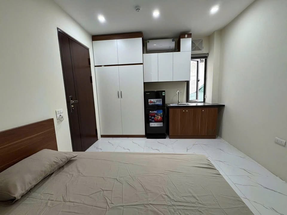 Phòng cho thuê tại Nguyễn Khánh Toàn, 20m² giá 4.4 triệu - Tiện nghi đầy đủ!