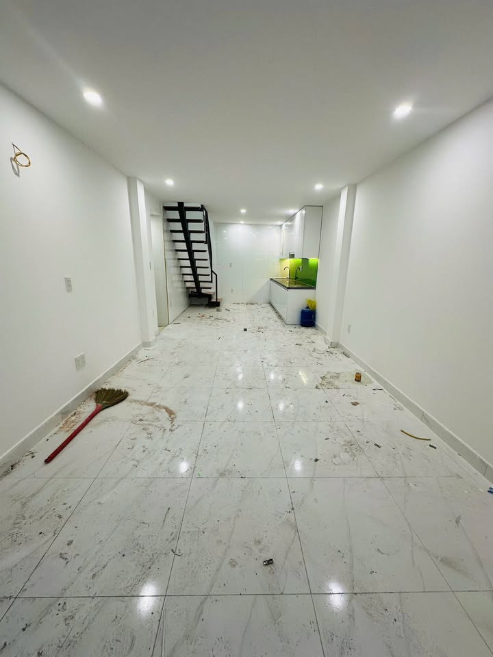 Nhà 2 tầng Đằng Hải 42m² giá 1.799 tỷ - Bìa đỏ chính chủ, đầy đủ tiện ích!