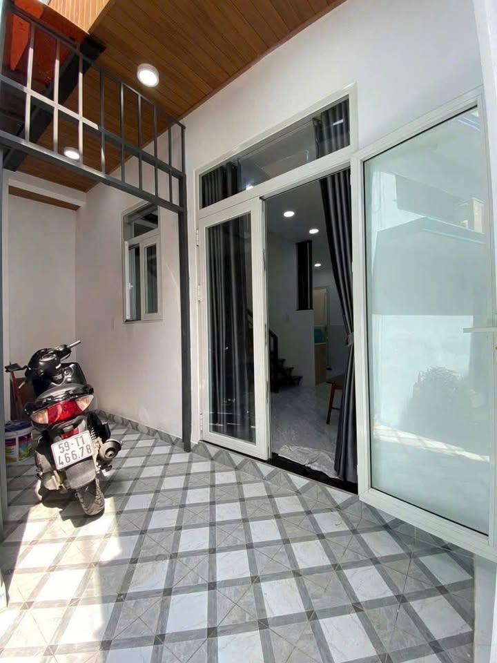 Nhà riêng 2 tầng tại trung tâm quận 10, 40m² giá 5.9 tỷ - Sẵn sàng vào ở ngay!