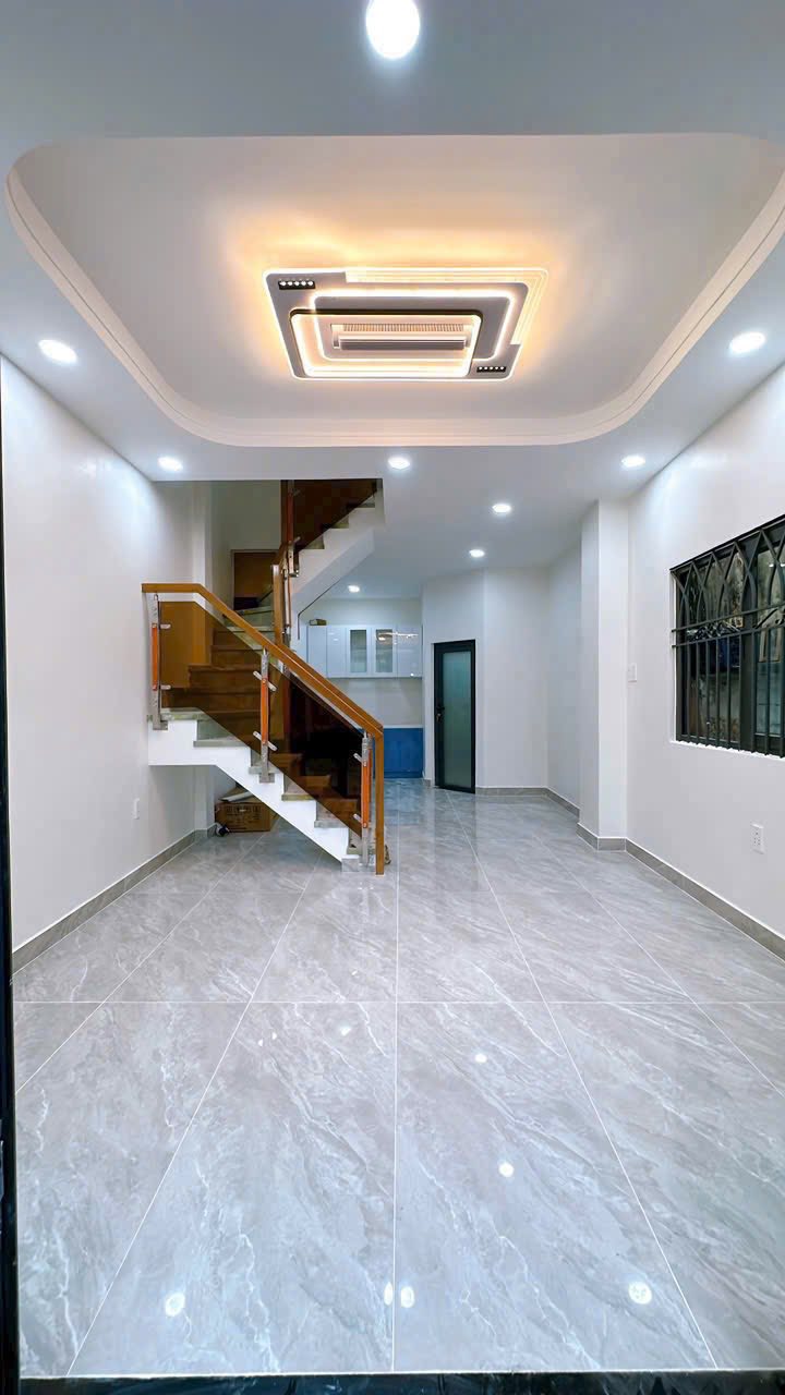 Nhà 5 Tầng Khu Vĩnh Khánh Quận 4 121m² Giá 4.95 Tỷ - Sổ Hồng Chính Chủ