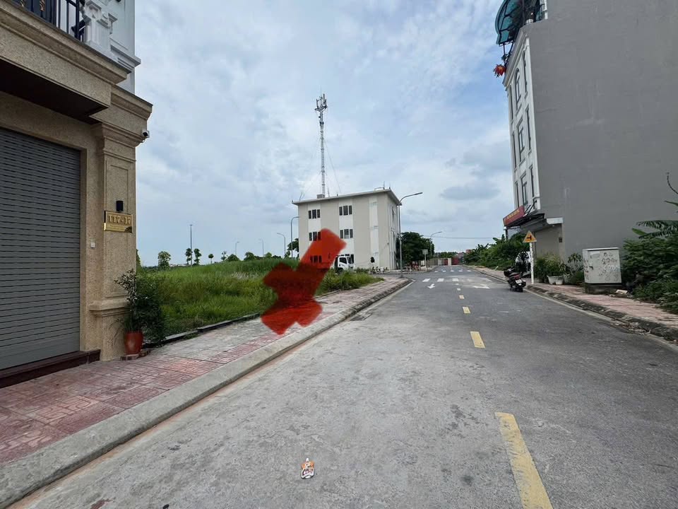 Đất đấu giá Cự Khối 65m² giá 16 tỷ - Mặt tiền rộng, vị trí đẹp!