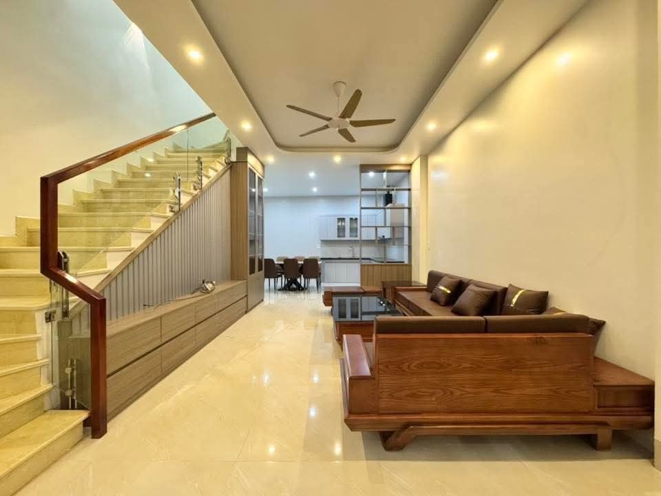 Nhà 3 Tầng Lê Đại Hành 62m² giá 2.9 tỷ - Dân trí cao, ô tô vào tận nơi!