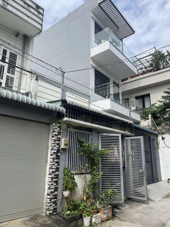 Nhà riêng Phú Hữu quận 9 56m² giá 3.75 tỷ - Sổ hồng riêng, an ninh tốt!