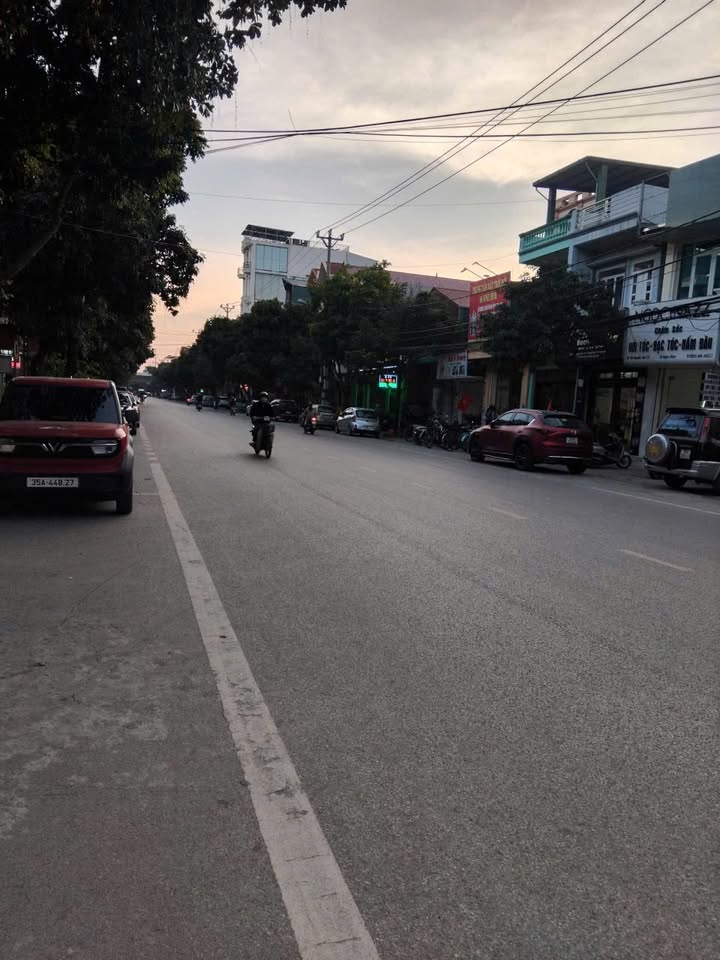 Nhà mặt đường Nguyễn Văn Cừ Ninh Bình 74m² giá 7 tỷ - Đầu tư sinh lời ngay!