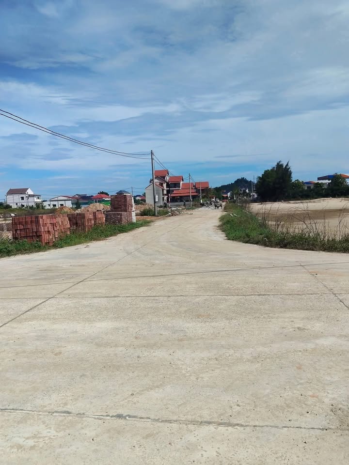 Đất lô góc 184m² tại Cẩm Nhượng, Cẩm Xuyên - Giá chỉ 2 tỷ, vị trí đẹp!