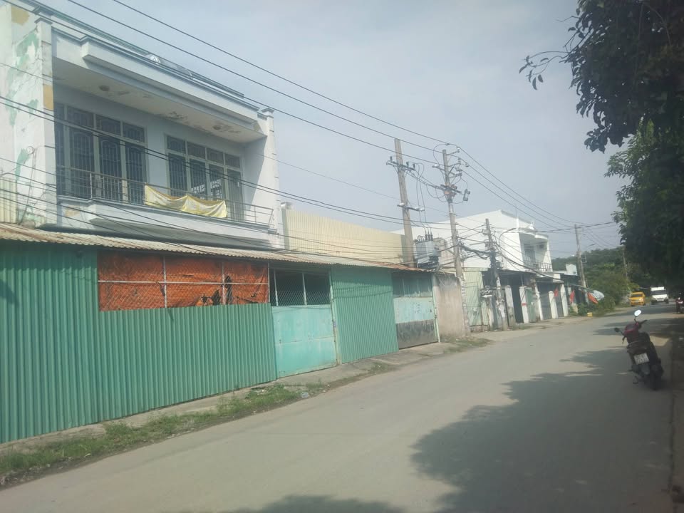 Xưởng bán góc 2 mặt tiền đường ĐS1 Đồng Danh, Bình Chánh - Diện tích 552m², giá 26.9 tỷ VND