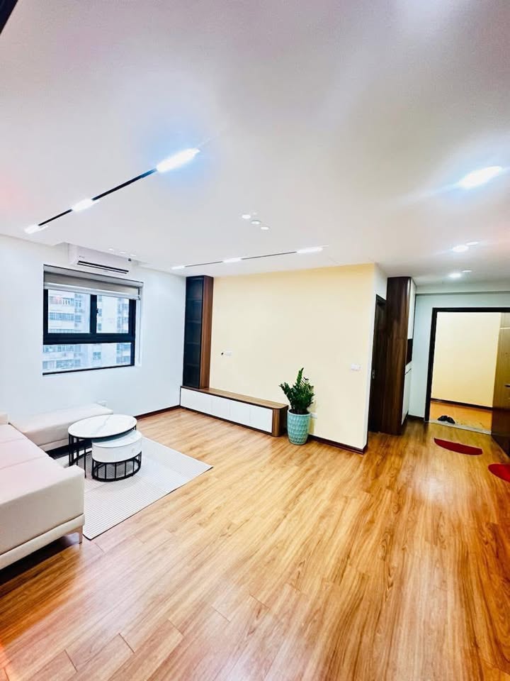 Căn hộ cao cấp tại Nam Trung Yên, Cầu Giấy 70m² giá 6 tỷ - Full nội thất cao cấp!