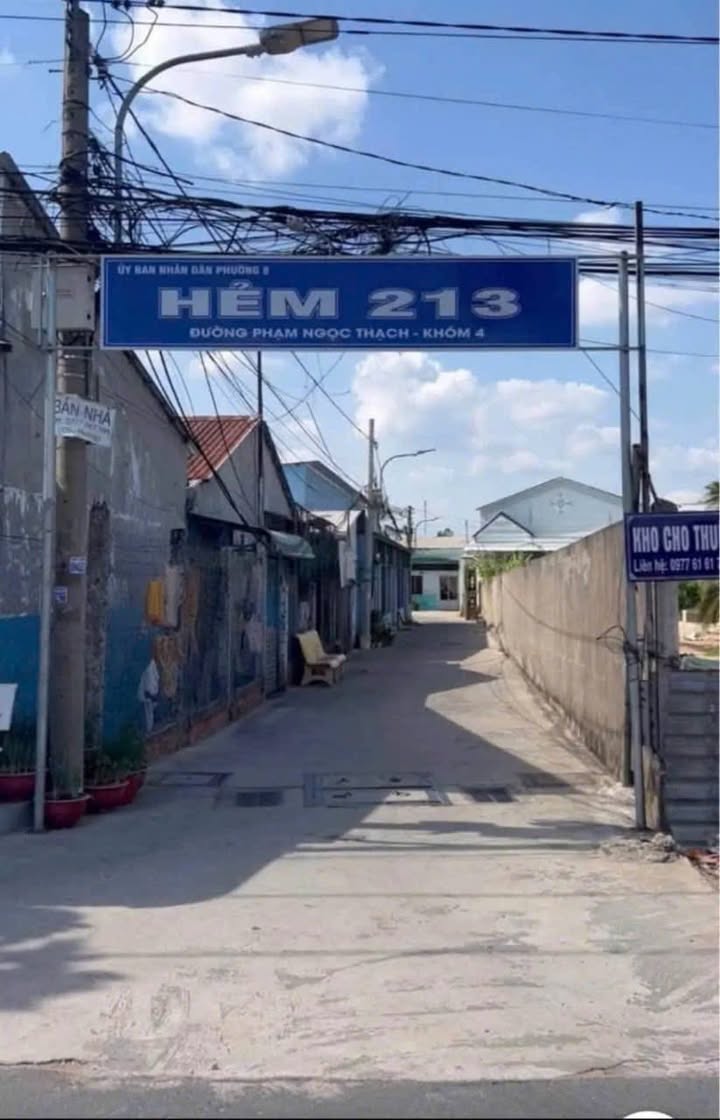 Nhà hẻm ô tô 213 Phạm Ngọc Thạch 135m² giá 1.45 tỷ - Không gian rộng rãi cho gia đình!