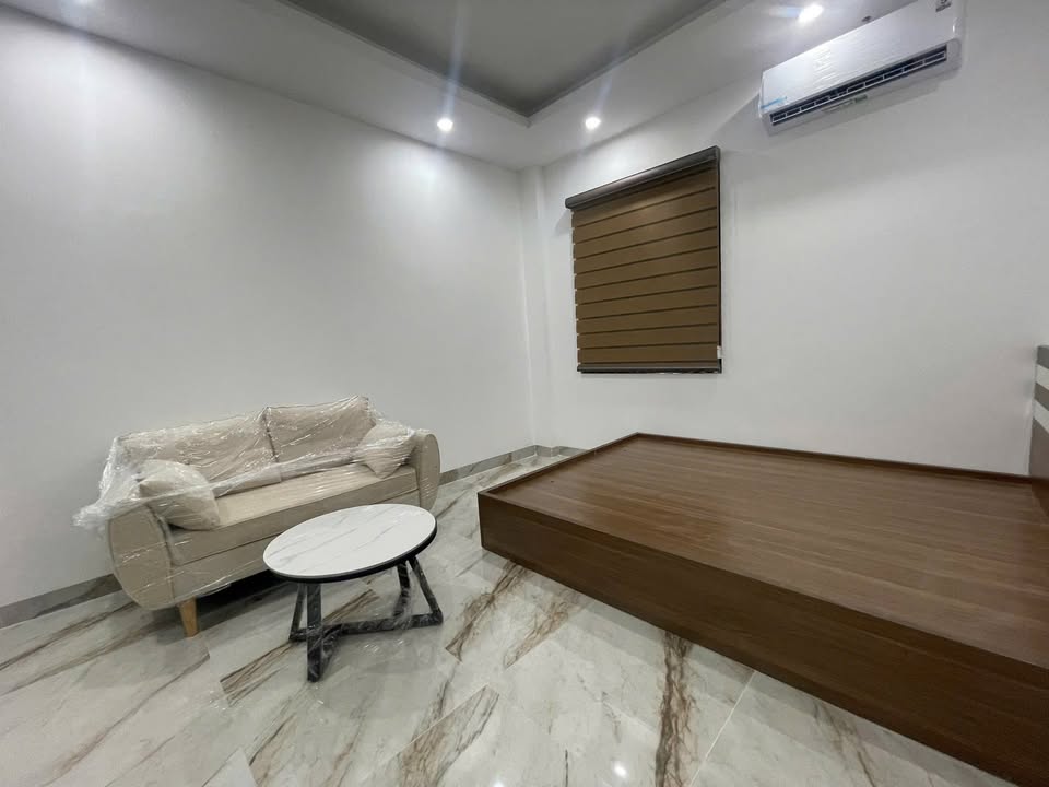 Phòng cho thuê đường Giáp Bát, quận Hoàng Mai, giá 4.2 triệu - Full nội thất, ô tô đỗ cửa!