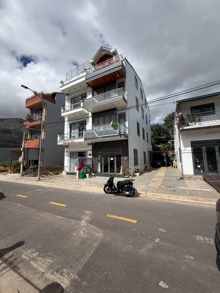 Khách sạn 3 mặt tiền đa năng tại Đà Lạt 90m² giá 12.9 tỷ - Đầu tư sinh lời ngay!