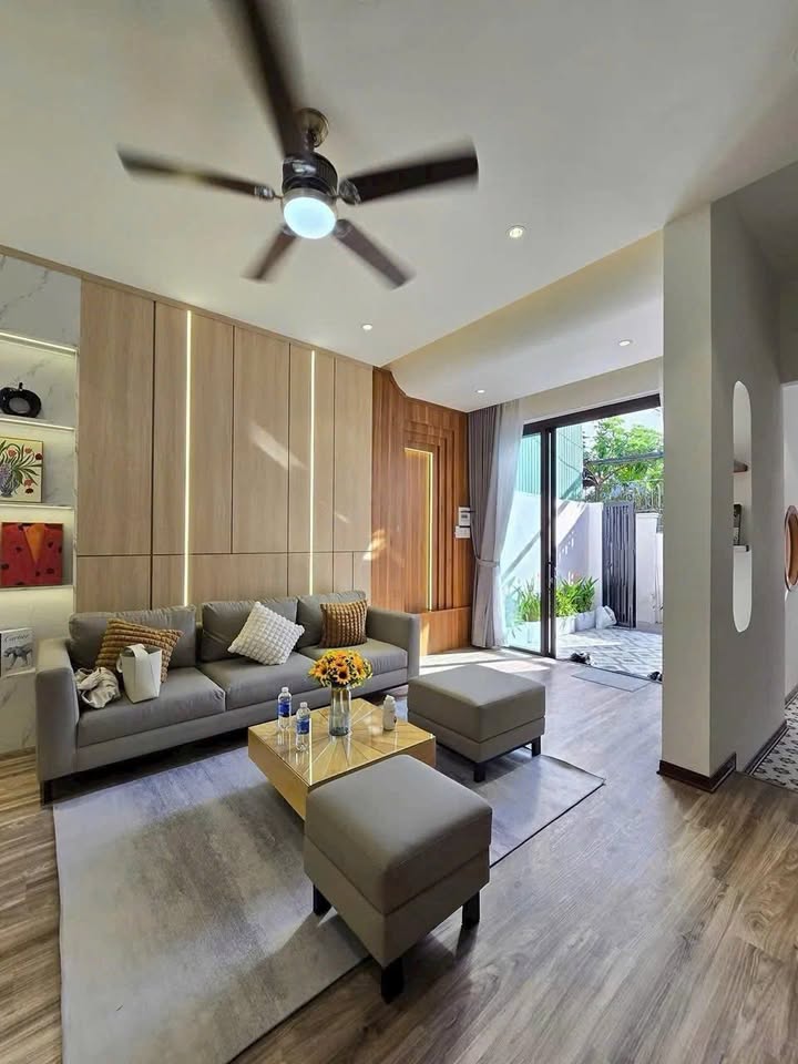 Bán nhà 3 tầng Trần Cao Vân 61m² giá 5 tỷ - Kiệt ô tô vào tận nơi!