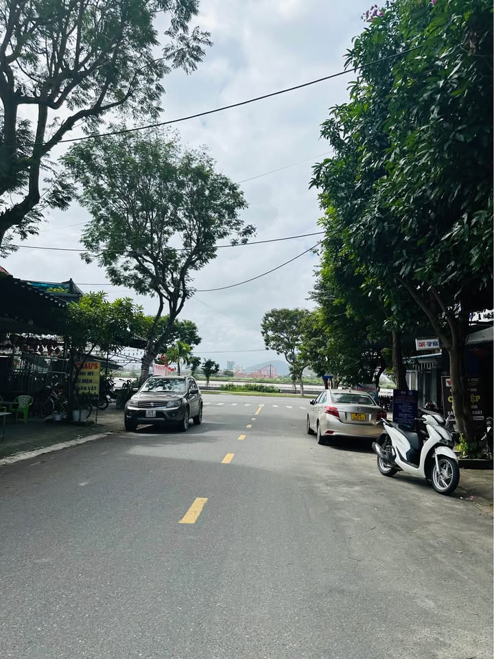 Nhà 2 tầng lô góc đường Hàm Tử, quận Ngũ Hành Sơn 151m² giá 30 tỷ - View khán đài pháo hoa cực chất!