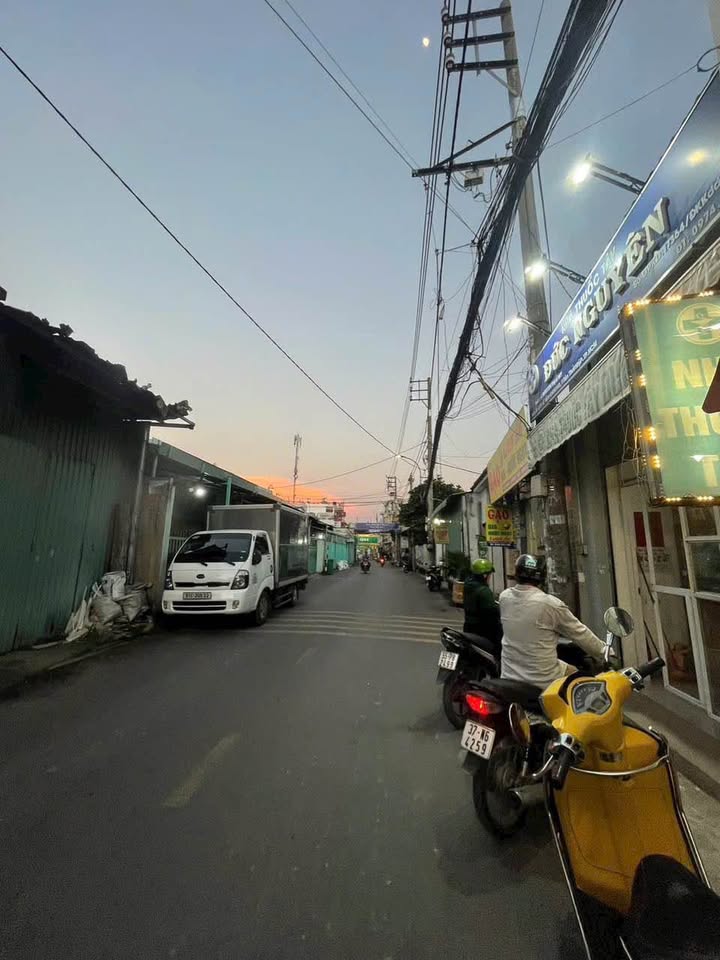 Nhà phố Hiệp Thành Quận 12 25.6m² giá 1.89 tỷ - Kinh doanh thuận lợi!