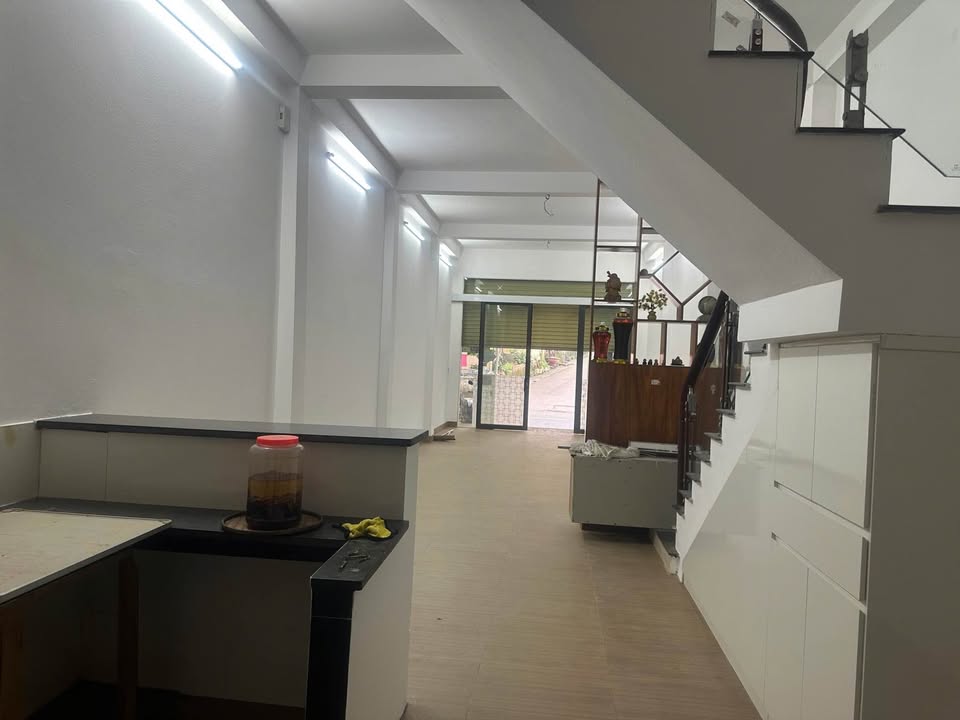 Nhà mặt đường Lê Văn Tám, Yên Bái 58.6m² giá 2.7 tỷ - Vị trí kinh doanh thuận lợi!