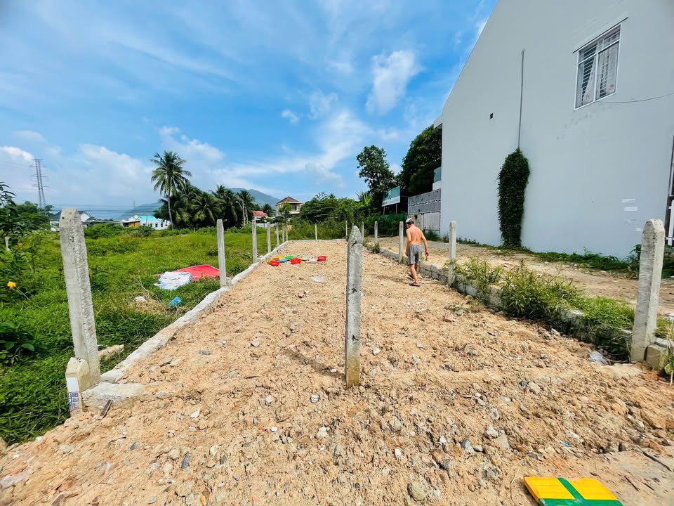 Đất mặt tiền đường Thượng Mốc, Vĩnh Thạnh, Nha Trang 90m² giá 2.45 tỷ - Sổ hồng chính chủ!