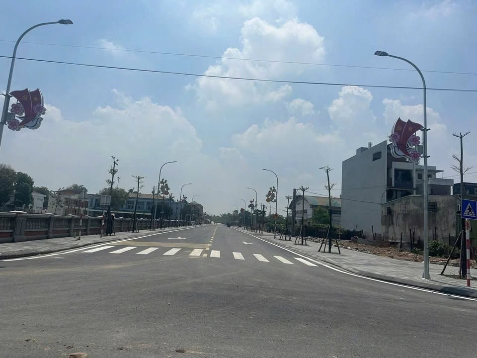 Đất thổ cư thôn Du Nội, Mai Lâm, 108m² giá 9.07 tỷ - Đường ô tô vào tận nơi!