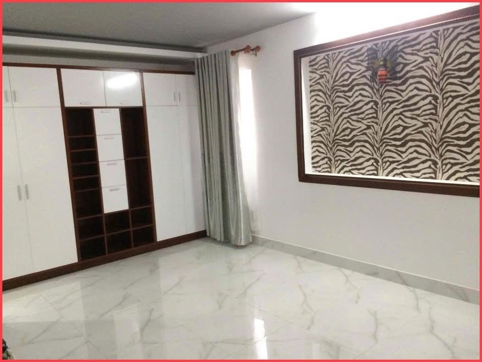 Nhà Cho Thuê Đường Tô Hiến Thành, Quận 10 - 70m² Giá 28 triệu - Kinh doanh lý tưởng!