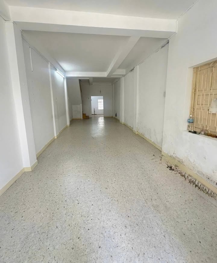 Nhà nguyên căn Bạch Đằng Nha Trang 70m² giá 15 triệu - Kinh doanh thuận lợi!