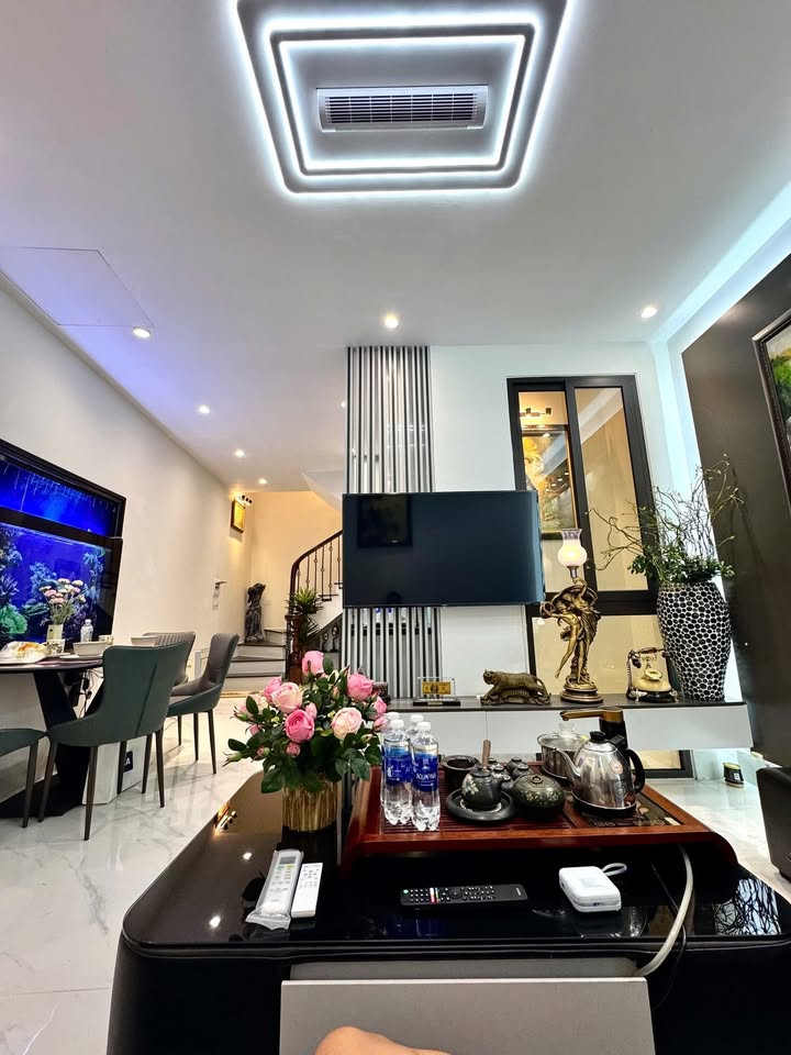 Nhà 5 tầng Ngọc Hà, Ba Đình 35m² - Gần Lăng Bác, giá tốt thương lượng!