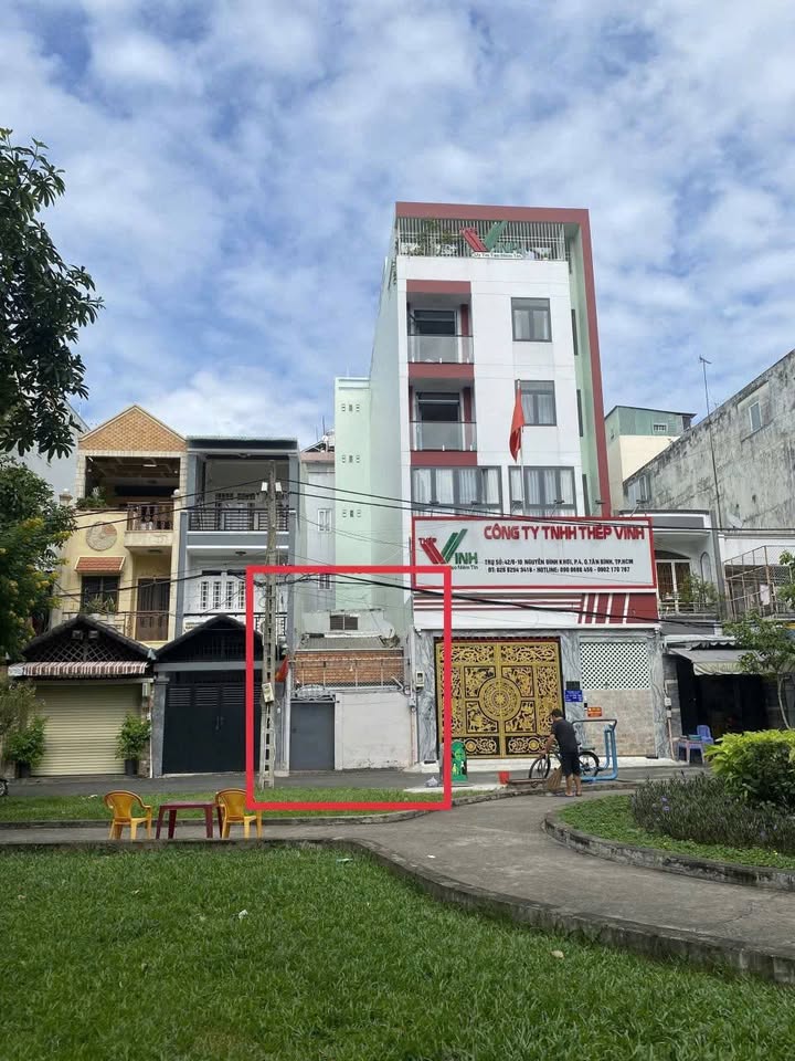 Nhà mặt tiền Nguyễn Đình Khơi, 76m² giá 12 tỷ - Đối diện công viên xanh mát!