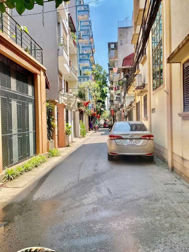 Nhà 5 tầng Cầu Diễn 41m² giá 6 tỷ - Ô tô đỗ cổng, 7 phòng cho thuê!