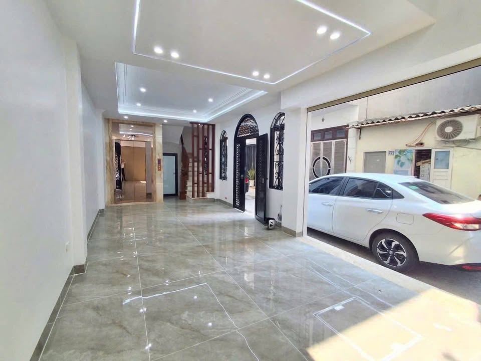 Nhà phố Sài Đồng 50m² giá 12 tỷ - Ô tô tránh, full nội thất cao cấp!