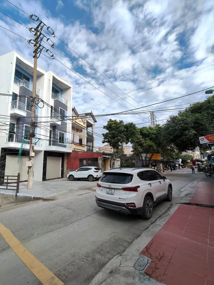 Nhà mặt phố kinh doanh tại Bình Lộc, 50m² giá 5.28 tỷ - Thiết kế hiện đại, kinh doanh sầm uất!