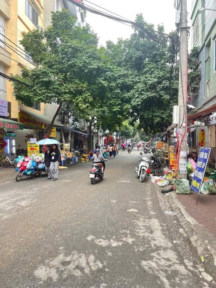 Nhà mặt ngõ Xuân La 54m² giá 15 tỷ - Đón Tết ngay trong nhà đẹp!