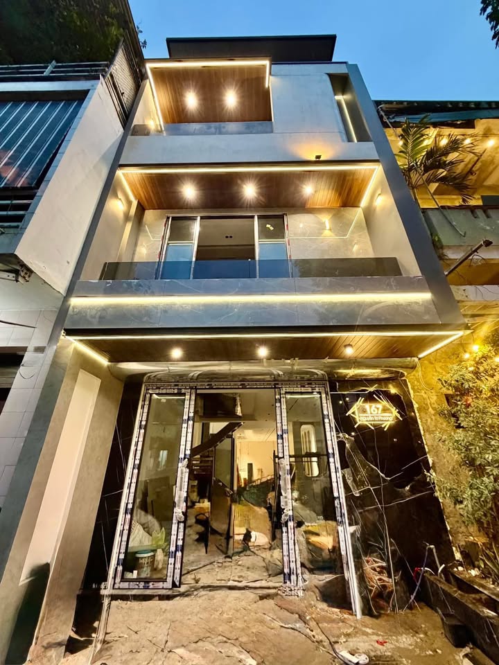 Nhà Mặt Tiền Đẹp Đà Nẵng 82m² giá thỏa thuận - Kinh doanh sầm uất!