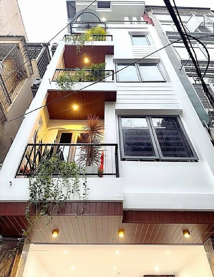 Nhà phố Thái Hà 60m² giá 30 tỷ - Kinh doanh sầm uất, ô tô tránh!