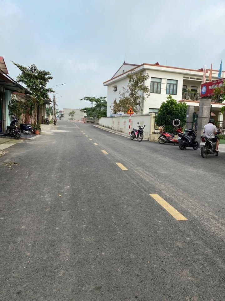 Nhà cho thuê 3 tầng tại Hiệp Hòa, Bắc Giang - Đối diện trường mầm non Đức Thắng