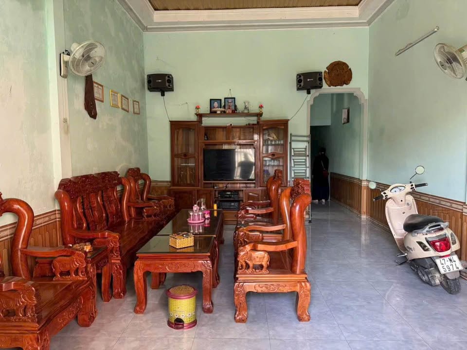 Nhà cấp 4 hẻm 67 Trần Văn Hai, Kon Tum 130m² giá 1.1 tỷ - Sổ đỏ chính chủ!