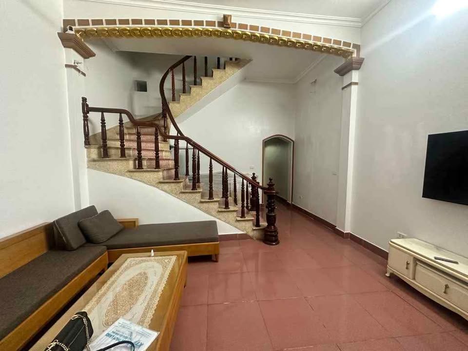 Nhà Kiêu Kỵ, Gia Lâm 80m² giá 6 tỷ - Sổ đỏ chính chủ, ô tô vào nhà!